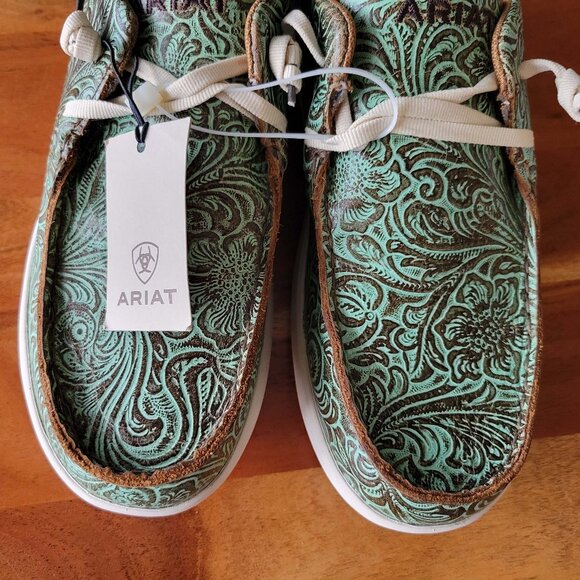 NWT Ariat Women’s 9.5B Hilo Vintage Turquoise Floral Emboss Leather Casual Mocs - Picture 3 of 10